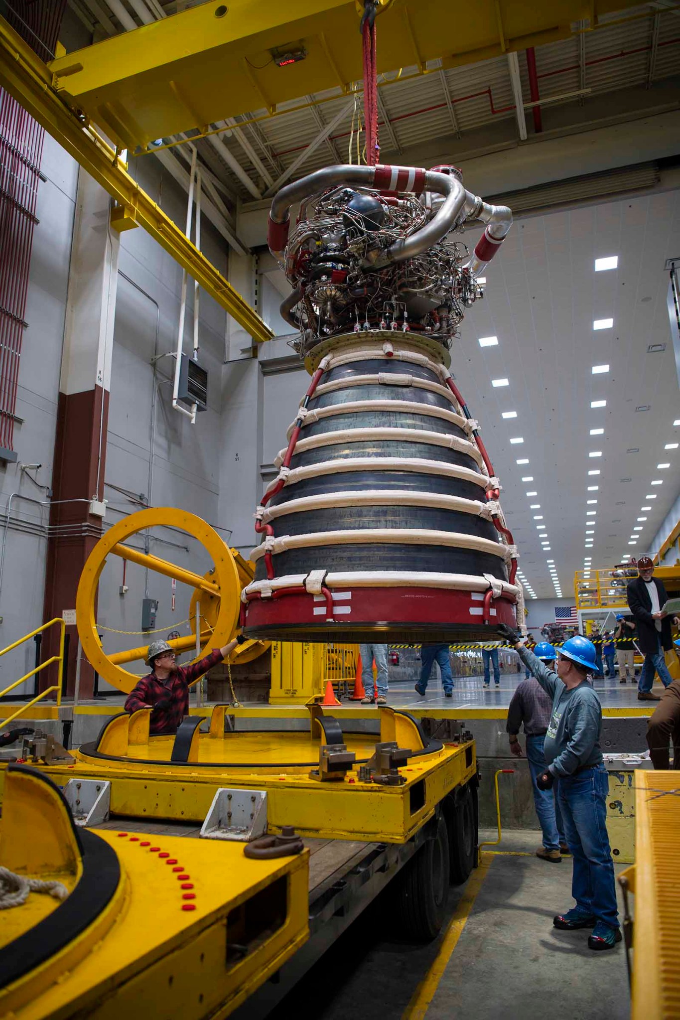 NASA Stennis Teams Install New Production RS-25 Engine for Upcoming Hot Fire